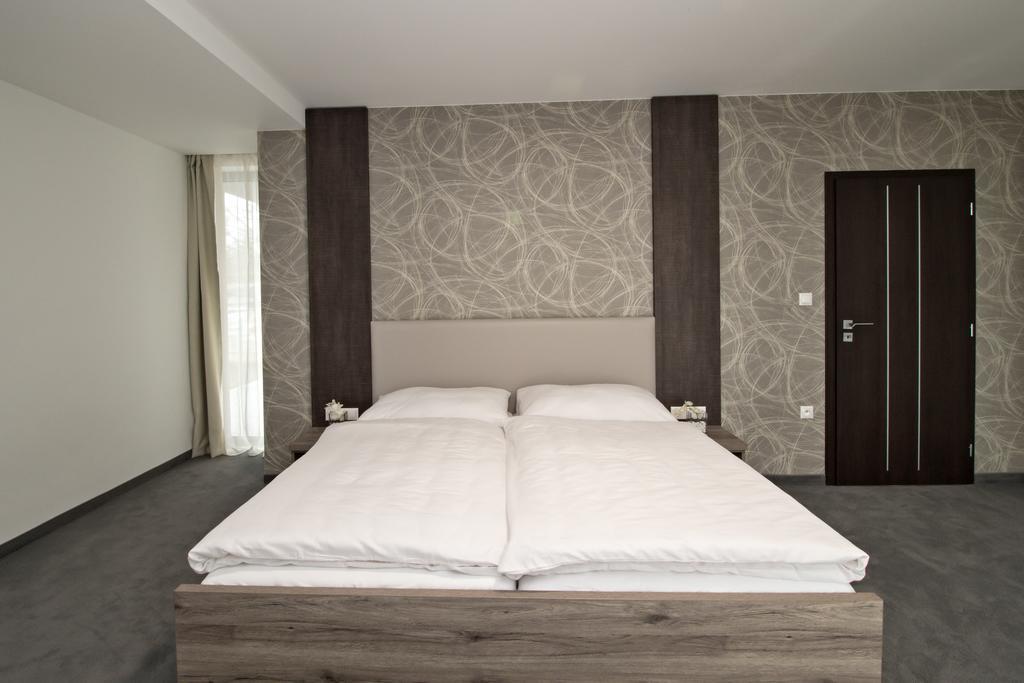 Guest House Frizzante Turčianske Teplice Δωμάτιο φωτογραφία