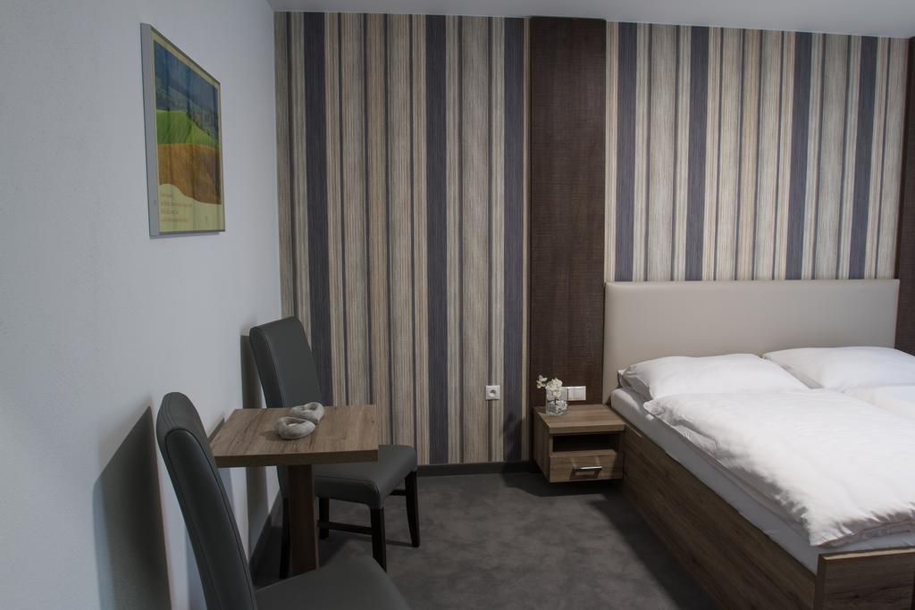 Guest House Frizzante Turčianske Teplice Δωμάτιο φωτογραφία