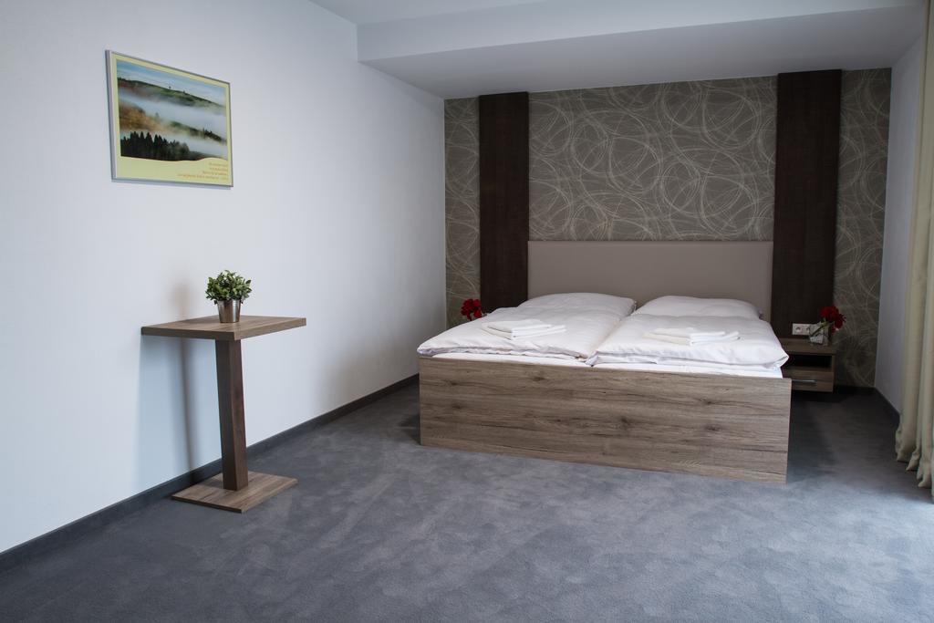 Guest House Frizzante Turčianske Teplice Δωμάτιο φωτογραφία