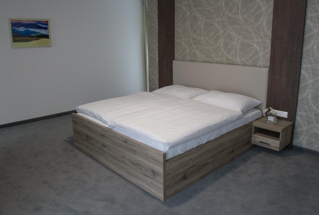 Guest House Frizzante Turčianske Teplice Δωμάτιο φωτογραφία